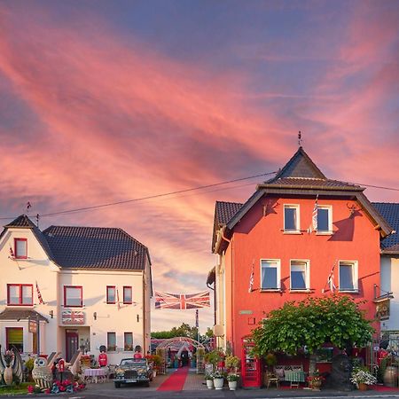 The Little Britain Inn Themed Hotel One Of A Kind In Europe Vettelschoß Dış mekan fotoğraf