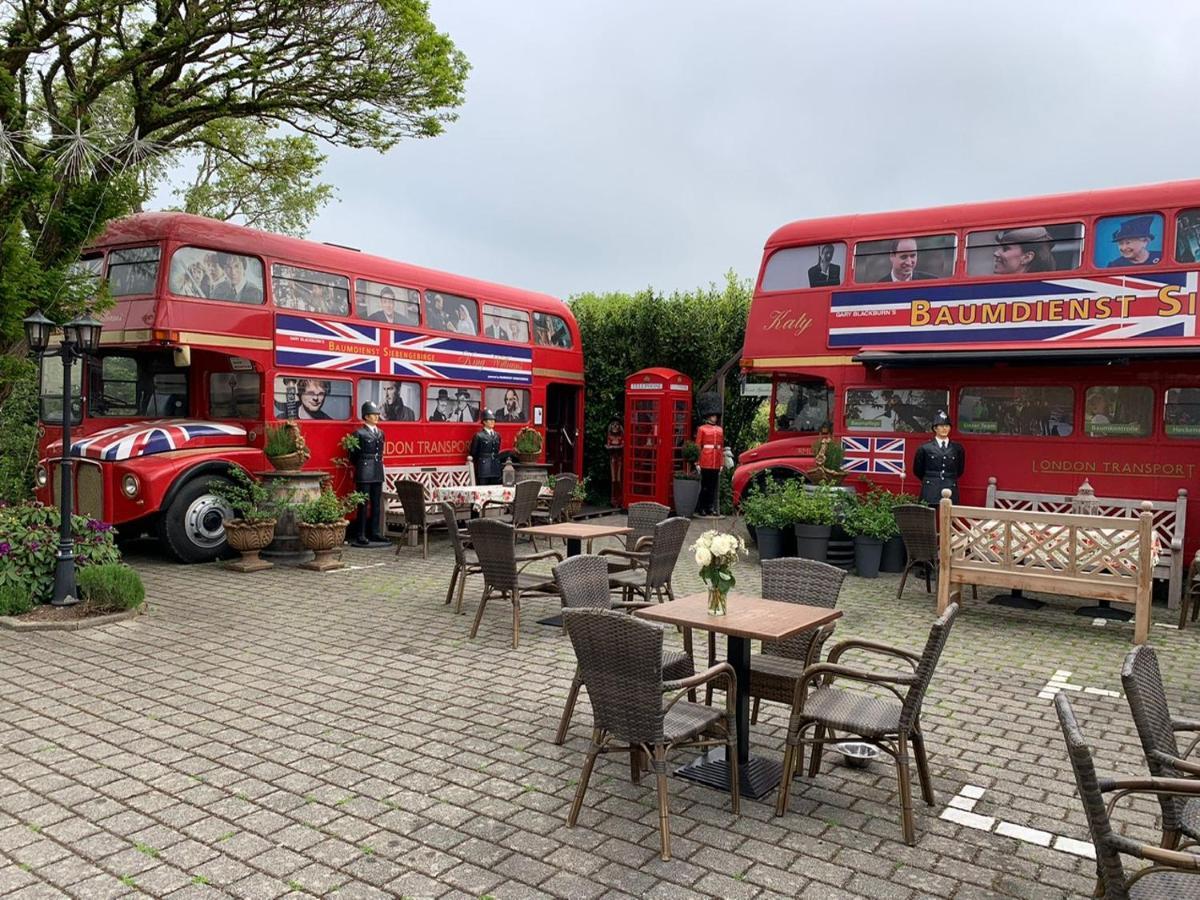 The Little Britain Inn Themed Hotel One Of A Kind In Europe Vettelschoß Dış mekan fotoğraf